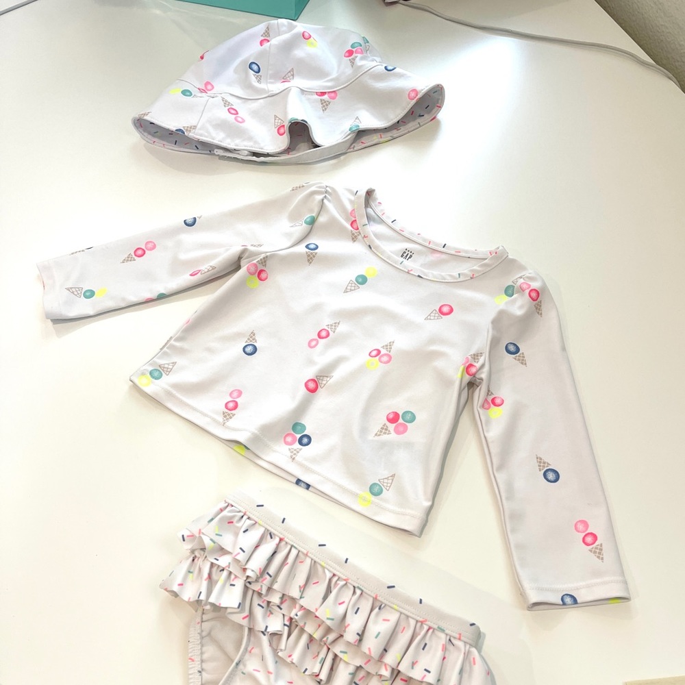 Baby gap Ruffle rash guard swim set optic white